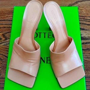 Bottega Veneta Stretch Mules - Size 38 (US 8) EUC